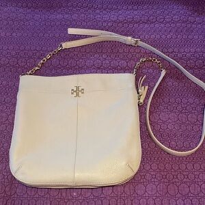 Tory Burch Pale Pink Leather Expandable Hobo Cross-Body Shoulder Purse Bag.